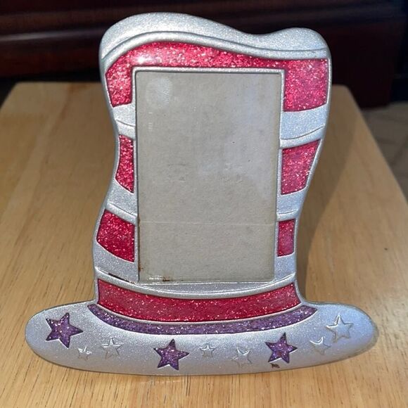 Dr. Seuss style Silver stripes & stars hat frame NWOT - Picture 1 of 4